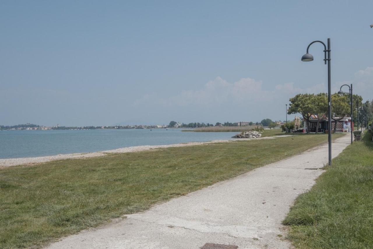 Villetta Daniela - a due passi dalla spiaggia Sirmione Esterno foto