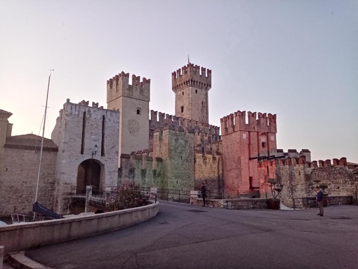 Villetta Daniela - a due passi dalla spiaggia Sirmione Esterno foto